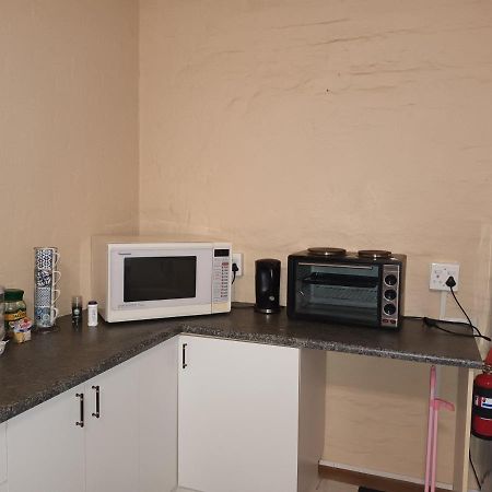 Peaceful 1-Bedroom Granny Flat In Sunnyside Grahamstown Extérieur photo