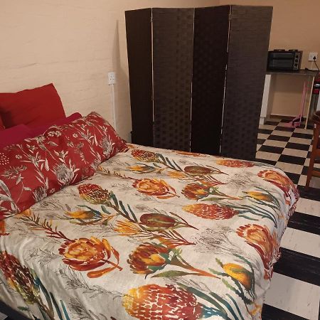 Peaceful 1-Bedroom Granny Flat In Sunnyside Grahamstown Extérieur photo