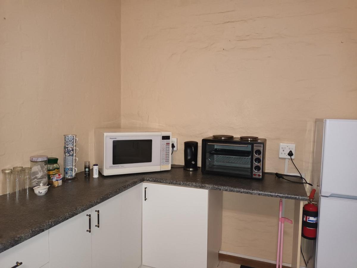 Peaceful 1-Bedroom Granny Flat In Sunnyside Grahamstown Extérieur photo