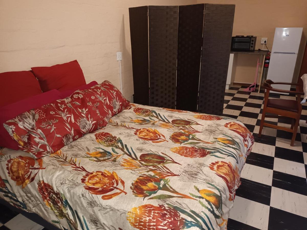 Peaceful 1-Bedroom Granny Flat In Sunnyside Grahamstown Extérieur photo